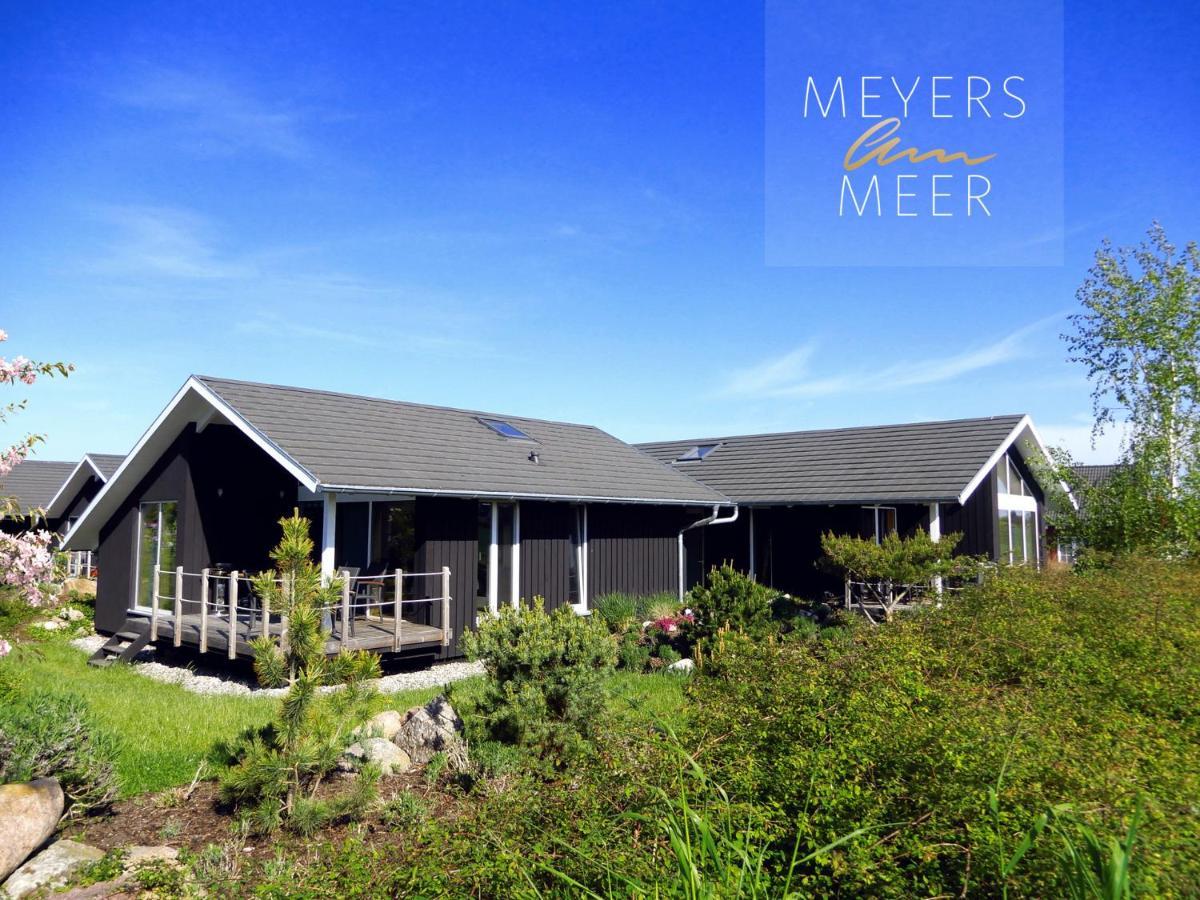 Schwarzes Holzferienhaus Mit Sauna -- Feldrain -- An Der Ostsee, Zierow Bei Wismar, 4-6 Personen Kültér fotó
