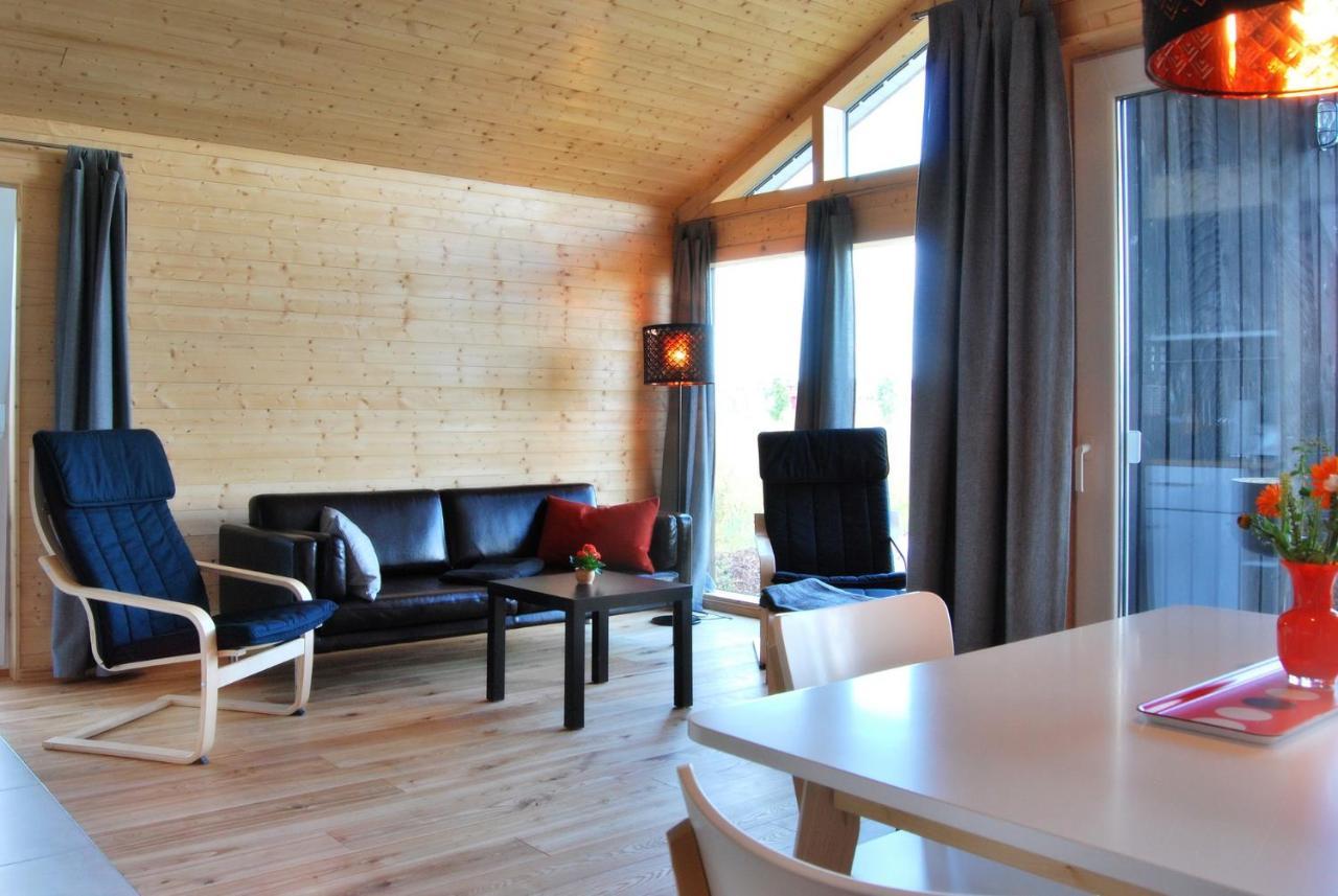 Schwarzes Holzferienhaus Mit Sauna -- Feldrain -- An Der Ostsee, Zierow Bei Wismar, 4-6 Personen Kültér fotó