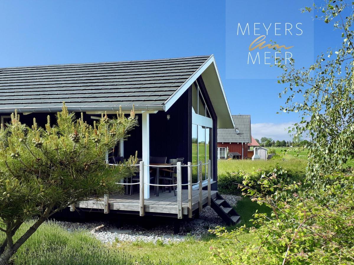 Schwarzes Holzferienhaus Mit Sauna -- Feldrain -- An Der Ostsee, Zierow Bei Wismar, 4-6 Personen Kültér fotó
